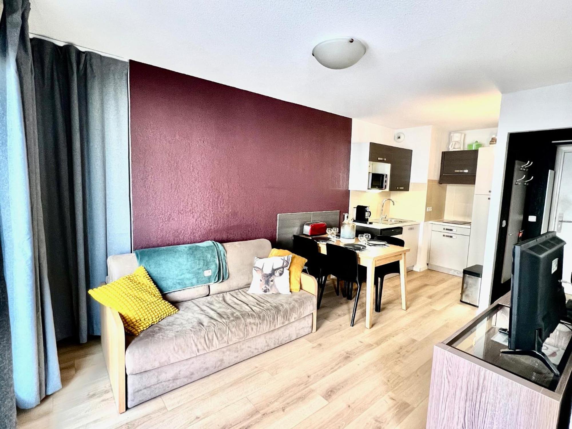Appartement Familial Avec Parking Centre Valberg Peone Exterior photo